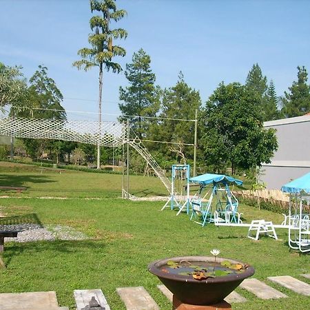 Villa Bukit Pinus Богор Екстер'єр фото