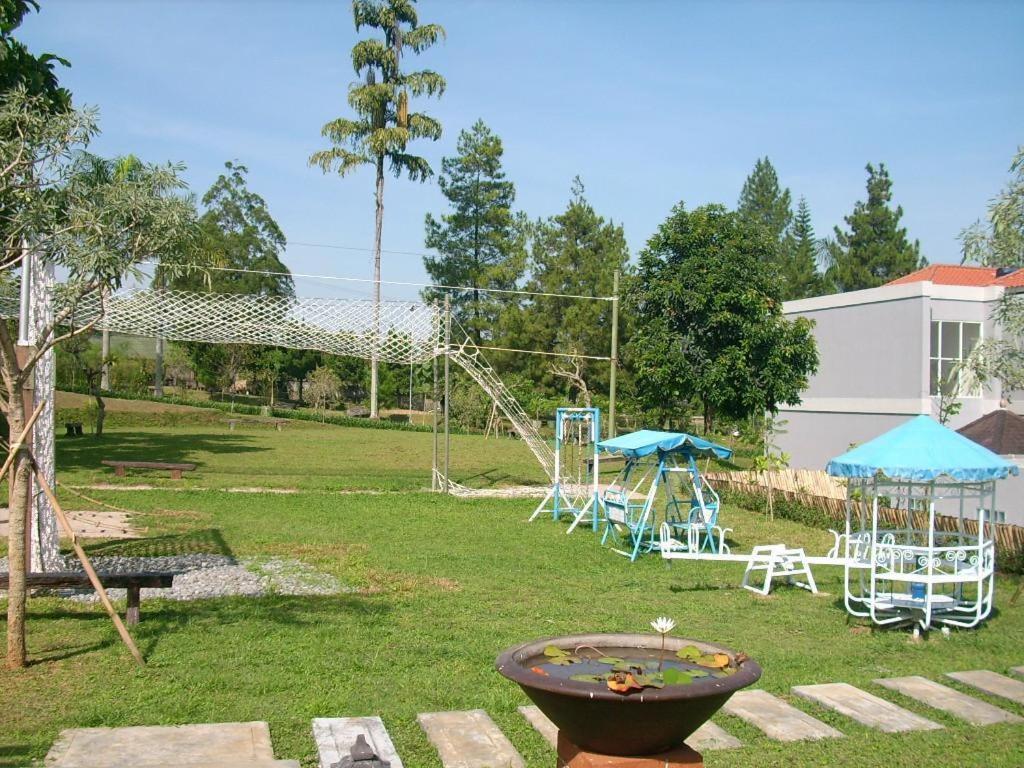 Villa Bukit Pinus Богор Екстер'єр фото
